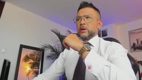 Snapshot of mrfrank_tattoo chatting on January 24, 2025, 11:59 am MrFrank. online show from January 24, 2025, 11:59 am