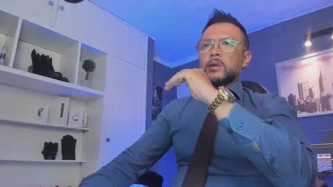 Snapshot of mrfrank_tattoo chatting on March 11, 2025, 12:17 pm MrFrank. online show from March 11, 2025, 12:17 pm