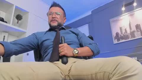 Snapshot of mrfrank_tattoo chatting on March 11, 2025, 3:23 pm MrFrank. online show from March 11, 2025, 3:23 pm