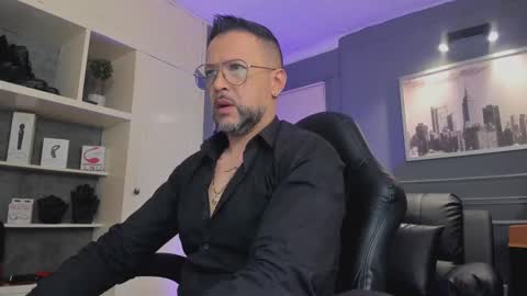 Snapshot of mrfrank_tattoo chatting on September 10, 2025, 12:16 pm MrFrank. online show from September 10, 2025, 12:16 pm