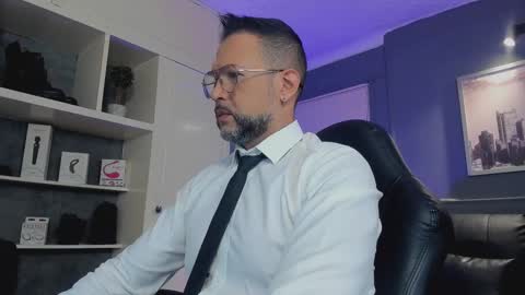 Snapshot of mrfrank_tattoo chatting on September 15, 2025, 1:22 pm MrFrank. online show from September 15, 2025, 1:22 pm