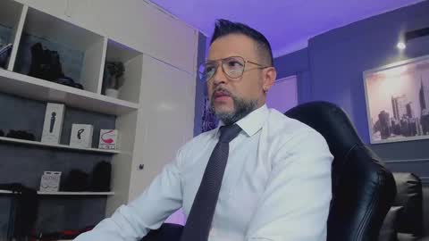 Snapshot of mrfrank_tattoo chatting on September 17, 2025, 12:07 pm MrFrank. online show from September 17, 2025, 12:07 pm