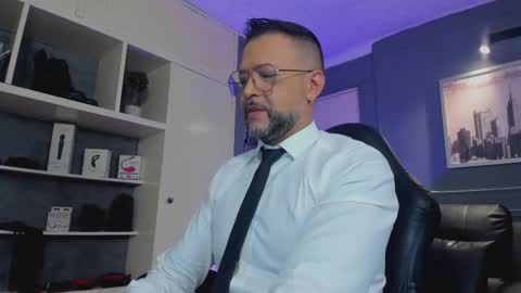 Snapshot of mrfrank_tattoo chatting on September 25, 2025, 12:53 pm MrFrank. online show from September 25, 2025, 12:53 pm