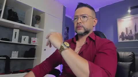 Snapshot of mrfrank_tattoo chatting on October 14, 2025, 12:50 pm MrFrank. online show from October 14, 2025, 12:50 pm