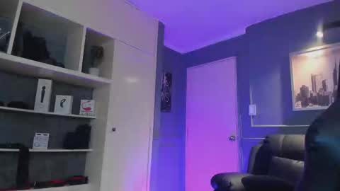 Snapshot of mrfrank_tattoo chatting on October 27, 2025, 11:47 am MrFrank. online show from October 27, 2025, 11:47 am