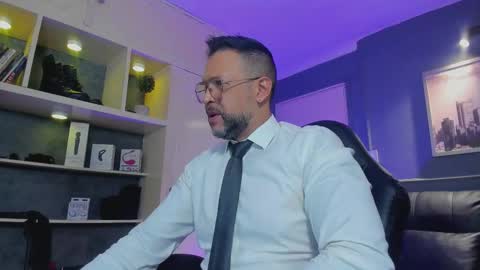 Snapshot of mrfrank_tattoo chatting on November 14, 2025, 11:20 am MrFrank. online show from November 14, 2025, 11:20 am