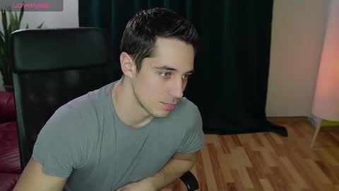 Snapshot of mrgreeneyes01 chatting on March 6, 2025, 3:56 pm juan luis online show from March 6, 2025, 3:56 pm