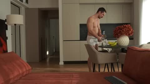 Snapshot of mrgreeneyes01 chatting on November 17, 2025, 9:04 am juan luis online show from November 17, 2025, 9:04 am