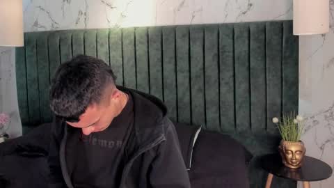 mrjustin_ online show from November 9, 2025, 7:45 pm