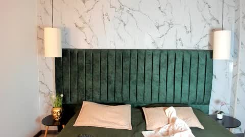 mrjustin_ online show from December 1, 2025, 7:52 pm