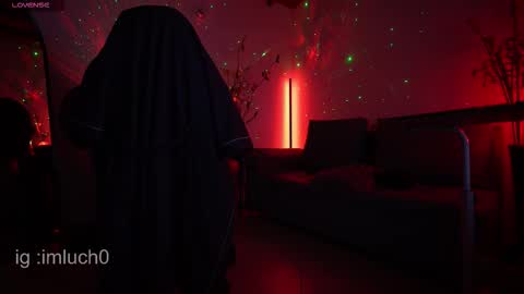 Luis    Instagram   online show from November 9, 2025, 11:03 pm