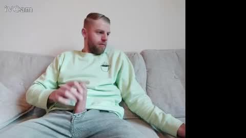 Snapshot of mrnobody6209 chatting on March 3, 2025, 7:10 am mrnobody6209 online show from March 3, 2025, 7:10 am