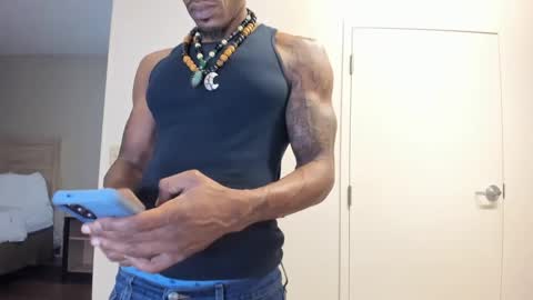 mromg007 online show from October 8, 2025, 2:42 am