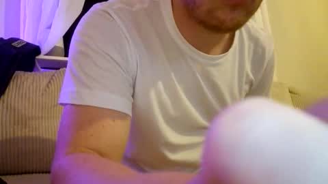 Snapshot of mrricky87 chatting on October 30, 2025, 2:40 pm mrricky87 online show from October 30, 2025, 2:40 pm