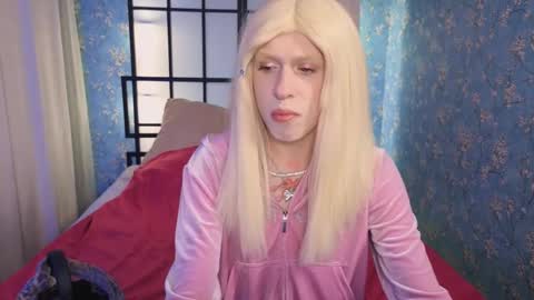 Snapshot of mrs_mills chatting on November 19, 2025, 5:29 am Barbie online show from November 19, 2025, 5:29 am