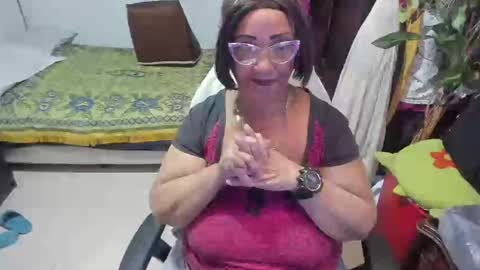 Snapshot of mrs_mommy chatting on February 18, 2025, 6:47 pm mrs_mommy online show from February 18, 2025, 6:47 pm