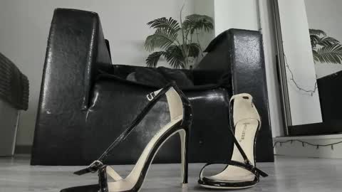 Snapshot of ms_enigma chatting on March 9, 2025, 5:39 pm Goddess. Miss. Lady. Queen. Madam Milady online show from March 9, 2025, 5:39 pm