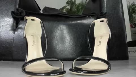 Snapshot of ms_enigma chatting on October 3, 2025, 4:04 pm Goddess. Miss. Lady. Queen. Madam Milady online show from October 3, 2025, 4:04 pm