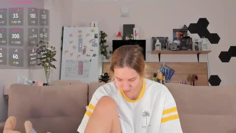 Ms ForYOU online show from October 24, 2025, 4:09 am