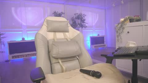 Snapshot of ms_lawless chatting on March 7, 2025, 3:40 am Samantha online show from March 7, 2025, 3:40 am