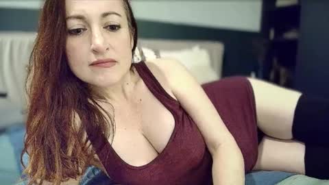 Melanie online show from December 5, 2024, 9:39 am