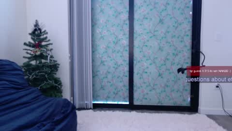 Snapshot of ms_mochii chatting on December 20, 2024, 7:28 pm R o r i SnapChat heyroriv2 wednesday - sunday Noon oclock mountain - 5pm mountain online show from December 20, 2024, 7:28 pm