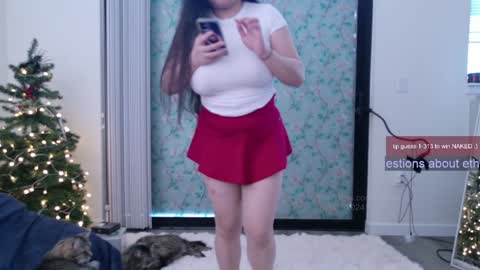 Snapshot of ms_mochii chatting on December 21, 2024, 7:49 pm R o r i SnapChat heyroriv2 wednesday - sunday Noon oclock mountain - 5pm mountain online show from December 21, 2024, 7:49 pm