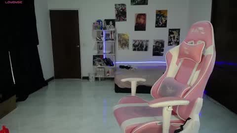 Snapshot of ms_ratuelita chatting on March 9, 2025, 7:37 pm Manuela3 online show from March 9, 2025, 7:37 pm