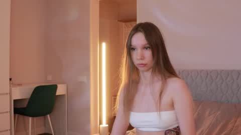 Snapshot of msaura chatting on October 17, 2025, 7:11 am Svetlana online show from October 17, 2025, 7:11 am