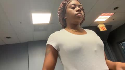 Snapshot of mskitty000 chatting on November 1, 2025, 10:12 pm mskitty000 online show from November 1, 2025, 10:12 pm