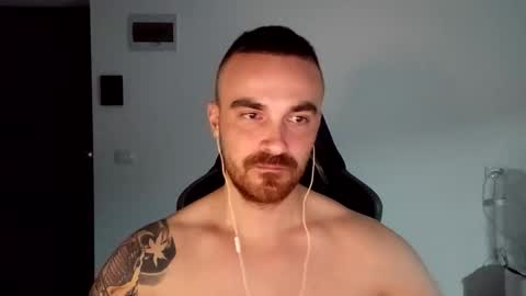 Snapshot of mu5clemania chatting on December 22, 2024, 10:36 pm Victor online show from December 22, 2024, 10:36 pm