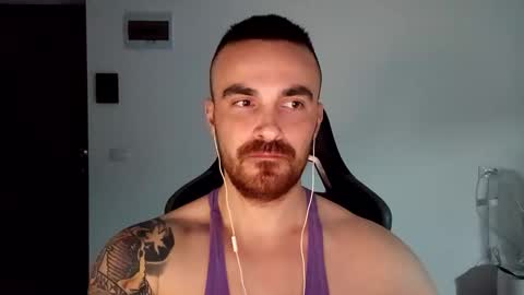 Snapshot of mu5clemania chatting on December 24, 2024, 8:27 pm Victor online show from December 24, 2024, 8:27 pm