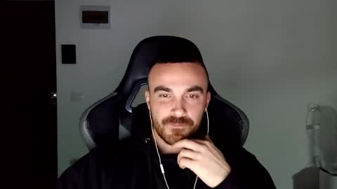 Snapshot of mu5clemania chatting on December 28, 2024, 6:29 pm Victor online show from December 28, 2024, 6:29 pm