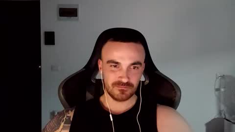 Snapshot of mu5clemania chatting on January 4, 2025, 8:48 pm Victor online show from January 4, 2025, 8:48 pm