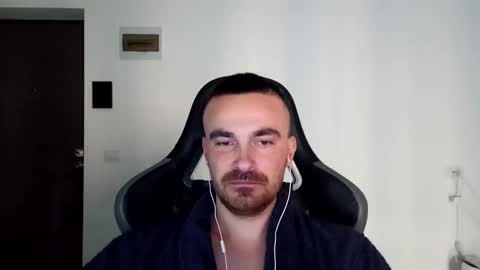 Snapshot of mu5clemania chatting on January 6, 2025, 11:29 am Victor online show from January 6, 2025, 11:29 am