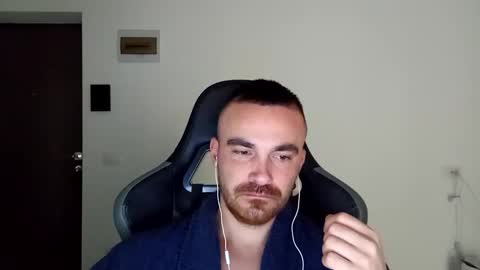 Snapshot of mu5clemania chatting on January 7, 2025, 7:42 am Victor online show from January 7, 2025, 7:42 am