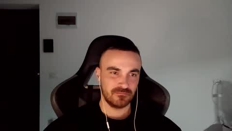 Snapshot of mu5clemania chatting on January 7, 2025, 8:21 pm Victor online show from January 7, 2025, 8:21 pm