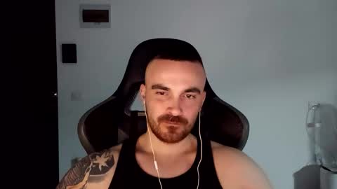 Snapshot of mu5clemania chatting on January 9, 2025, 7:40 pm Victor online show from January 9, 2025, 7:40 pm