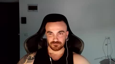 Snapshot of mu5clemania chatting on January 12, 2025, 8:25 pm Victor online show from January 12, 2025, 8:25 pm