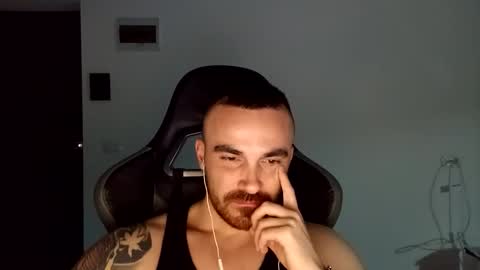 Snapshot of mu5clemania chatting on January 13, 2025, 8:04 pm Victor online show from January 13, 2025, 8:04 pm