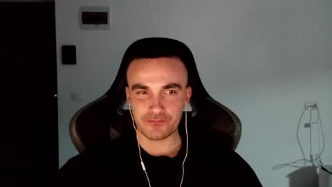 Snapshot of mu5clemania chatting on January 14, 2025, 9:09 pm Victor online show from January 14, 2025, 9:09 pm