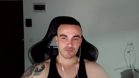 Snapshot of mu5clemania chatting on January 15, 2025, 4:11 pm Victor online show from January 15, 2025, 4:11 pm