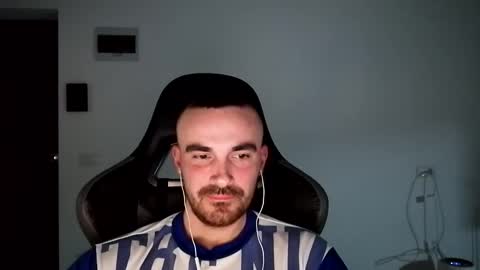 Snapshot of mu5clemania chatting on January 27, 2025, 7:56 pm Victor online show from January 27, 2025, 7:56 pm