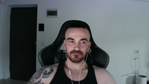 Snapshot of mu5clemania chatting on February 1, 2025, 7:05 am Victor online show from February 1, 2025, 7:05 am