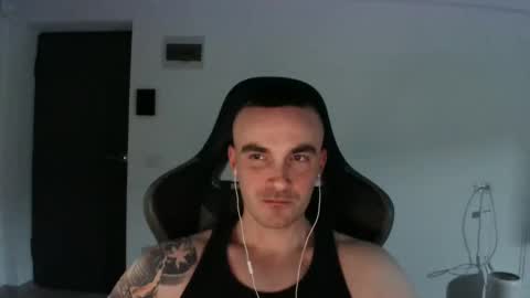 Snapshot of mu5clemania chatting on February 8, 2025, 8:10 pm Victor online show from February 8, 2025, 8:10 pm