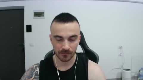 Snapshot of mu5clemania chatting on February 16, 2025, 4:42 pm Victor online show from February 16, 2025, 4:42 pm