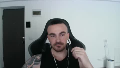 Snapshot of mu5clemania chatting on February 17, 2025, 7:37 am Victor online show from February 17, 2025, 7:37 am