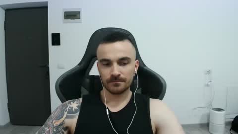 Snapshot of mu5clemania chatting on February 17, 2025, 8:15 pm Victor online show from February 17, 2025, 8:15 pm