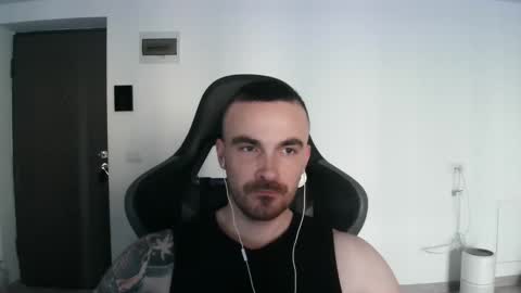 Snapshot of mu5clemania chatting on February 18, 2025, 1:00 pm Victor online show from February 18, 2025, 1:00 pm