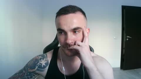 Snapshot of mu5clemania chatting on March 5, 2025, 2:34 pm Victor online show from March 5, 2025, 2:34 pm